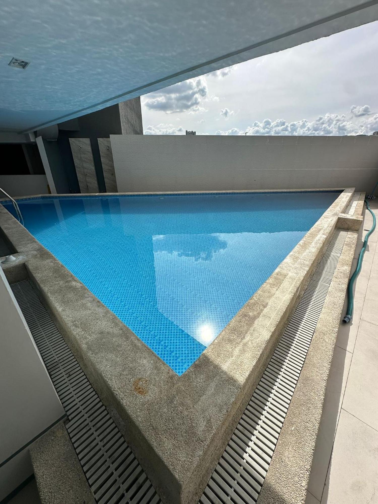 Modern & Comfy Studio - Steps From Ayala Mall, Cebu City エクステリア 写真