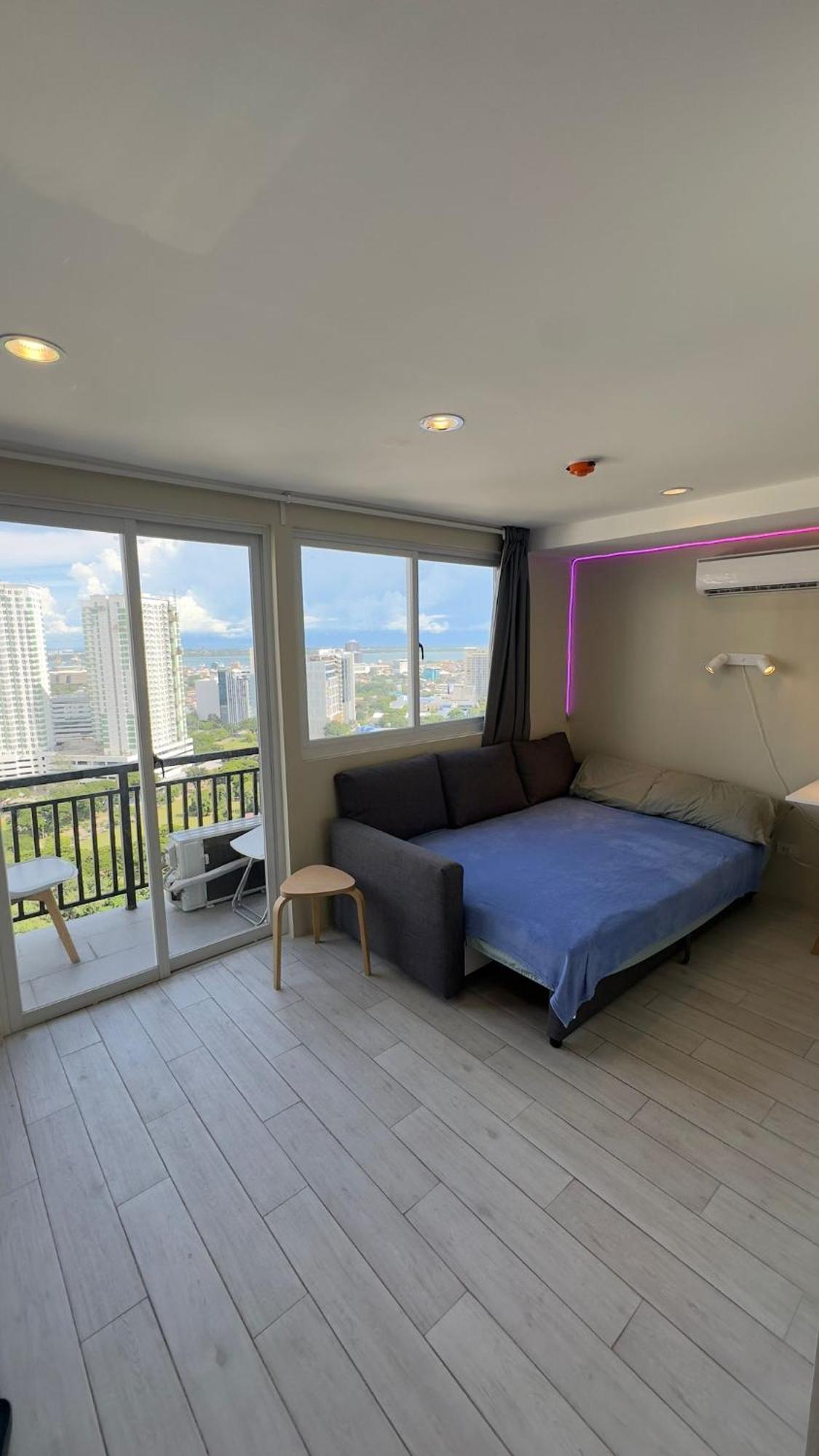 Modern & Comfy Studio - Steps From Ayala Mall, Cebu City エクステリア 写真