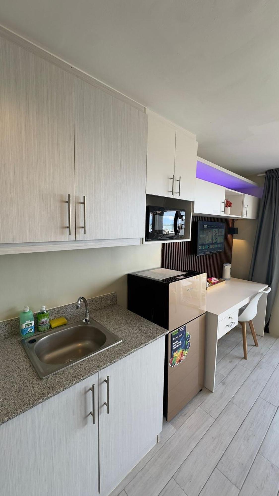 Modern & Comfy Studio - Steps From Ayala Mall, Cebu City エクステリア 写真