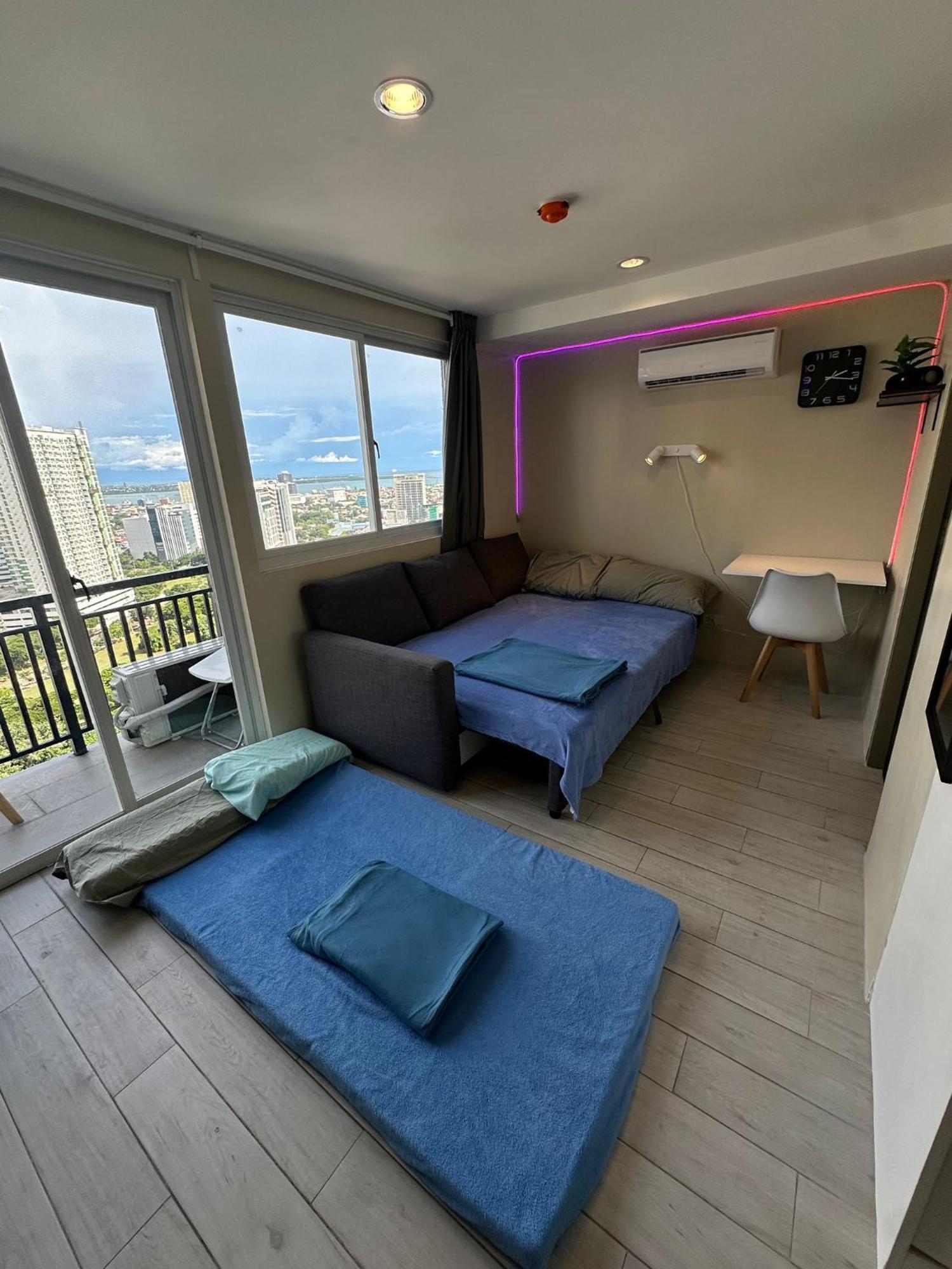 Modern & Comfy Studio - Steps From Ayala Mall, Cebu City エクステリア 写真
