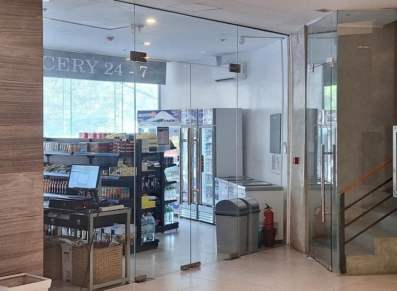 Modern & Comfy Studio - Steps From Ayala Mall, Cebu City エクステリア 写真